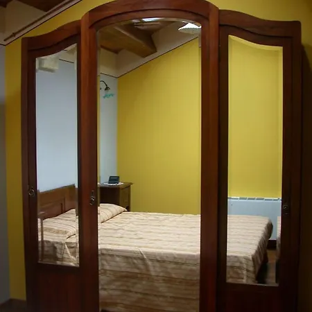 Welcoming House Near Montecarotto With Pool Casa Vici